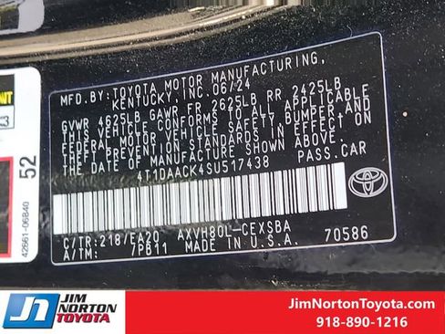 Used 2025 Toyota Camry SE image 34