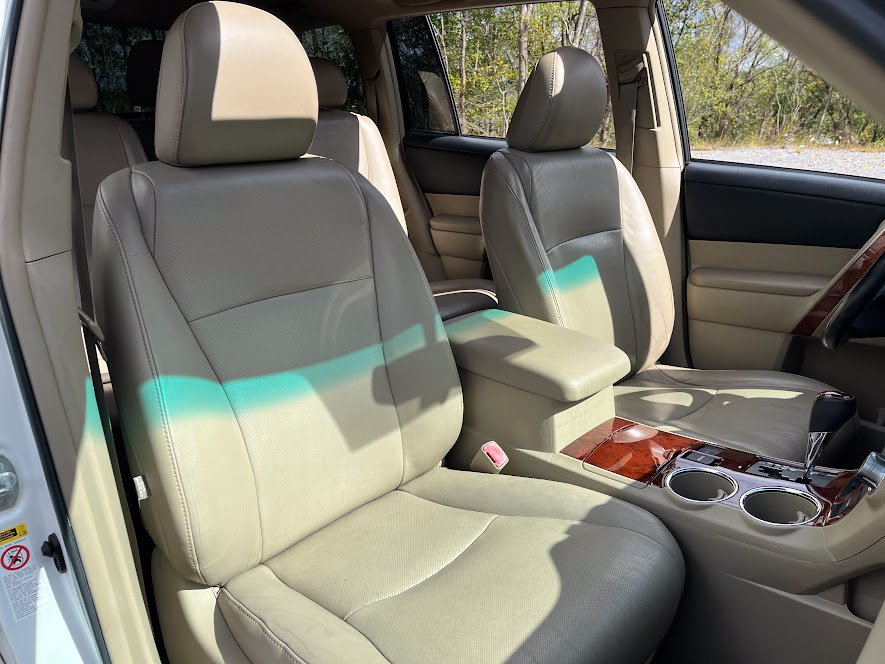 Used 2011 Toyota Highlander Limited w/ Tow Pkg FWD image 38