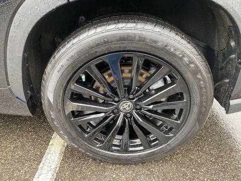 Certified 2025 Toyota Highlander XSE image 16