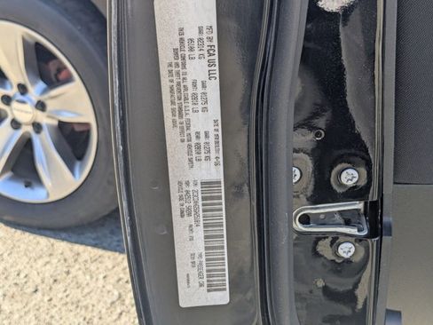 Used 2016 Dodge Charger SXT image 23