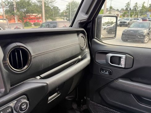 Used 2021 Jeep Wrangler Unlimited Sahara AWD/4WD image 22