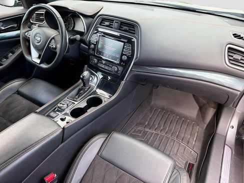 Used 2022 Nissan Maxima SR w/ Sport Mat Group FWD image 28