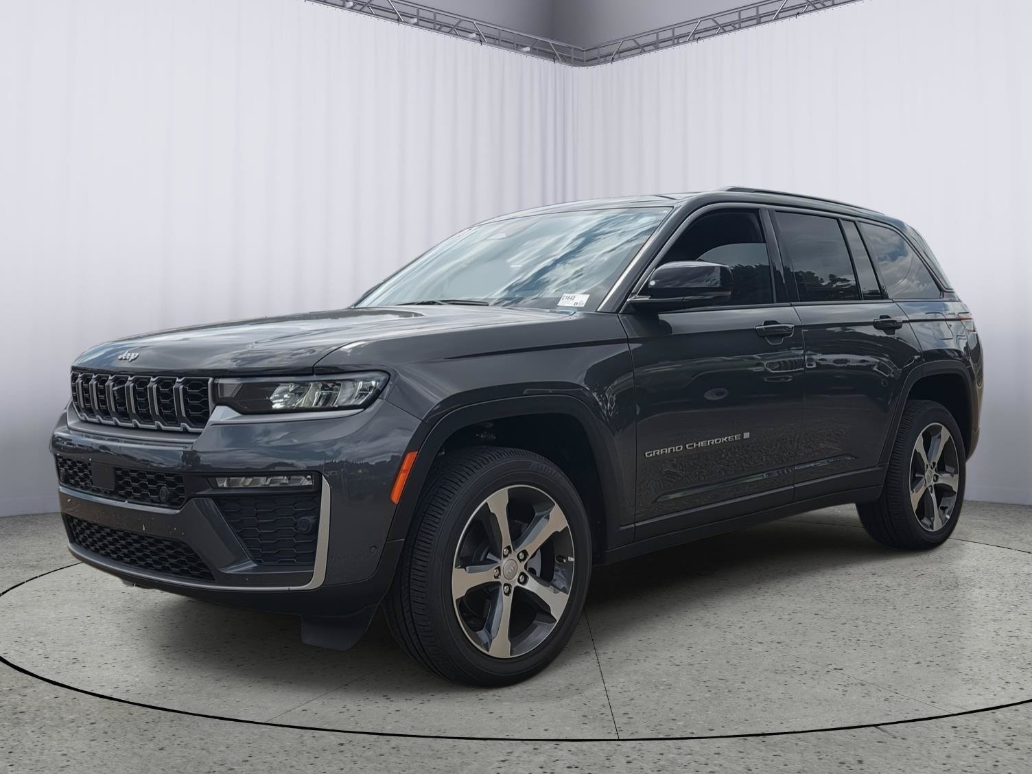 New 2026 Jeep Grand Cherokee Limited w/ Luxury Tech Group II AWD/4WD image 1