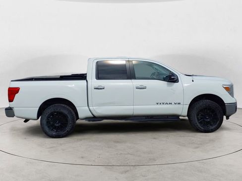 Used 2019 Nissan Titan SV AWD/4WD image 6