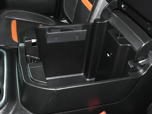 Used 2022 GMC Sierra 1500 AT4 image 39