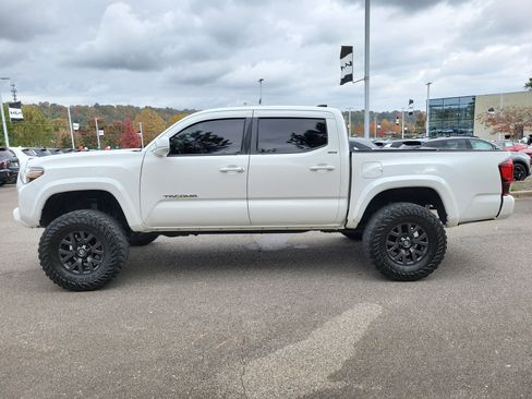 Used 2021 Toyota Tacoma SR5 image 22