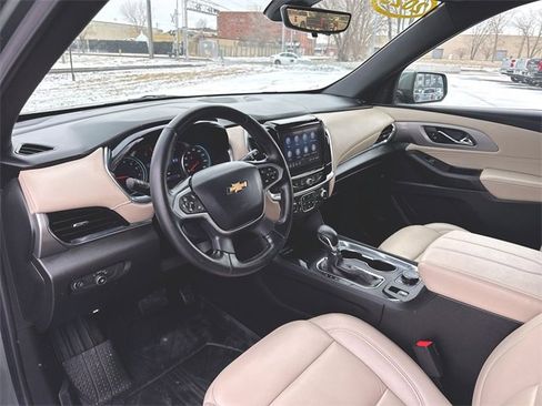 Used 2023 Chevrolet Traverse LT w/ LT Premium Package image 10