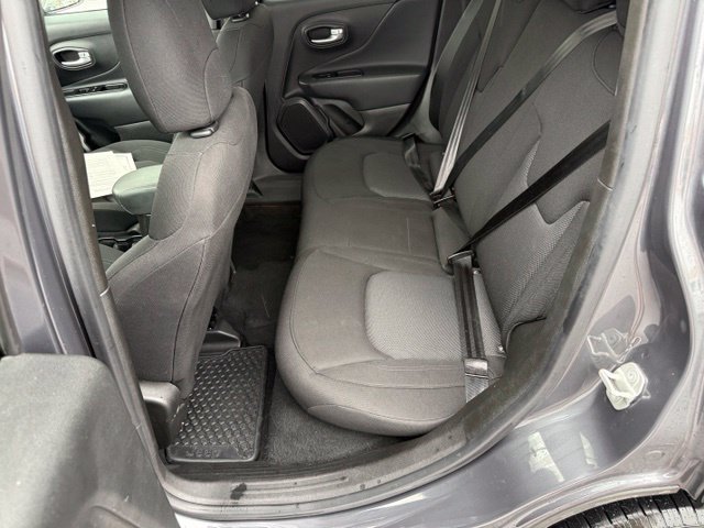 Used 2023 Jeep Renegade Latitude AWD/4WD image 11