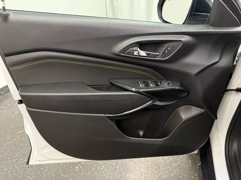 Used 2024 Chevrolet Trax ACTIV w/ Sunroof Package FWD image 9
