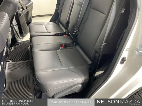 Used 2021 Lexus GX 460 Premium w/ Premium Package AWD/4WD image 27