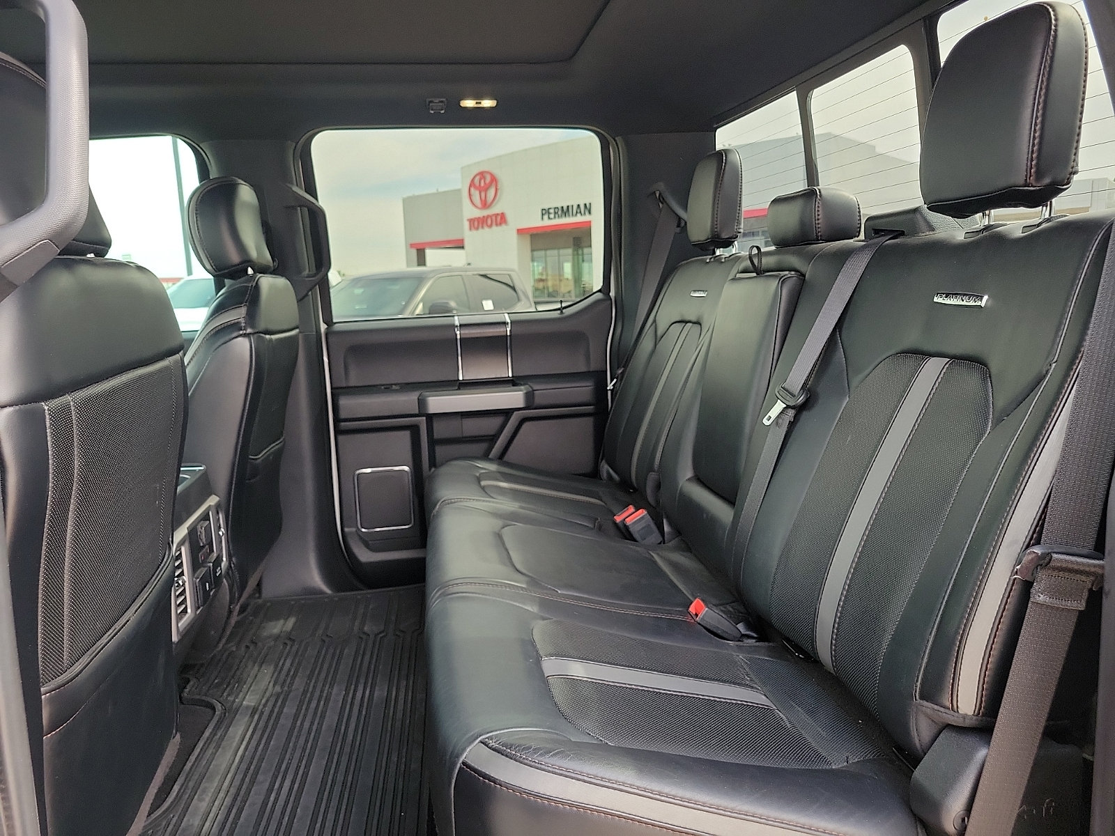 Used 2019 Ford F250 Platinum w/ Platinum Ultimate Package AWD/4WD image 8
