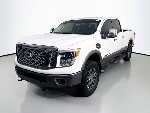 Used 2019 Nissan Titan Platinum Reserve w/ Platinum Utility Package AWD/4WD image 4