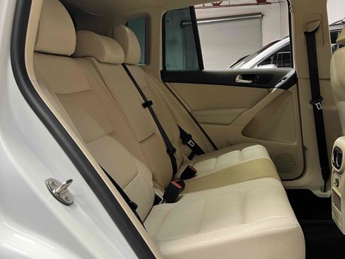 Used 2017 Volkswagen Tiguan Wolfsburg Edition FWD image 36