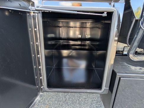 New 2025 Ford F550 4x4 Crew Cab image 19