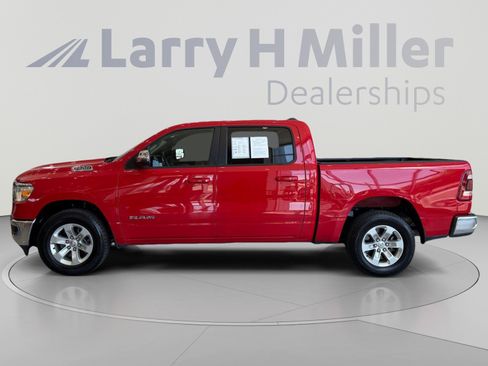 Used 2024 RAM 1500 Laramie AWD/4WD image 2