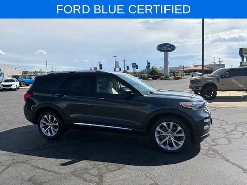 Used 2023 Ford Explorer Platinum w/ Technology Package AWD/4WD image 3