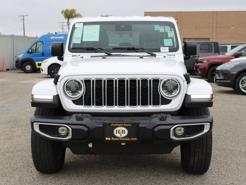 Used 2024 Jeep Wrangler Unlimited Sahara AWD/4WD image 2