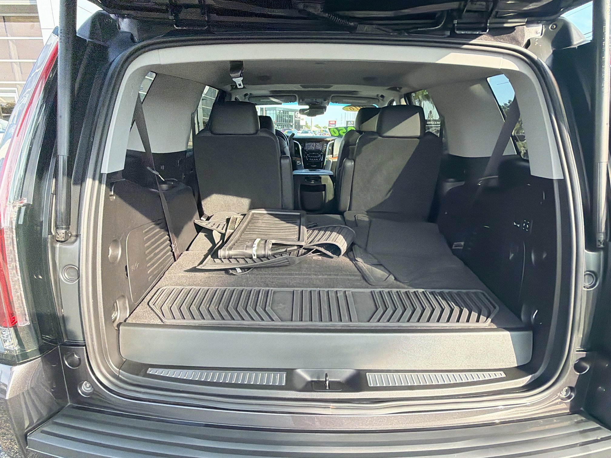 Used 2016 Cadillac Escalade Luxury AWD/4WD image 27