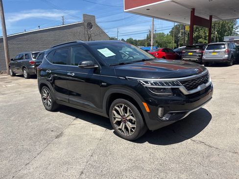 Used 2021 Kia Seltos SX w/ SX Sunroof Package AWD/4WD image 4