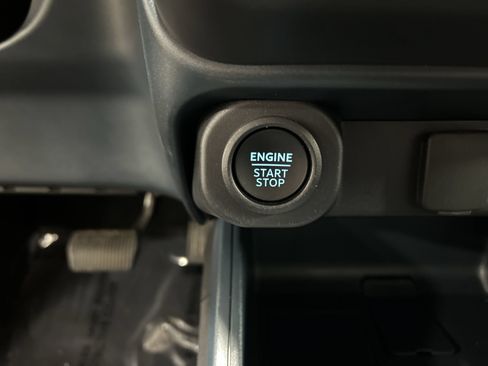 Used 2025 Ford Maverick XLT w/ Equipment Group 301A AWD/4WD image 18