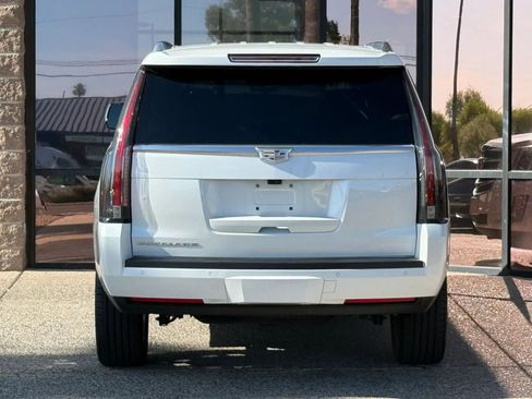 Used 2018 Cadillac Escalade Premium Luxury image 9