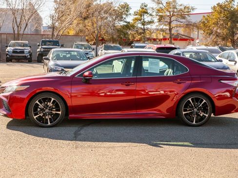 Used 2018 Toyota Camry XSE image 8