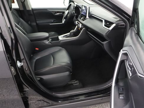 Certified 2025 Toyota RAV4 XLE Premium FWD image 39