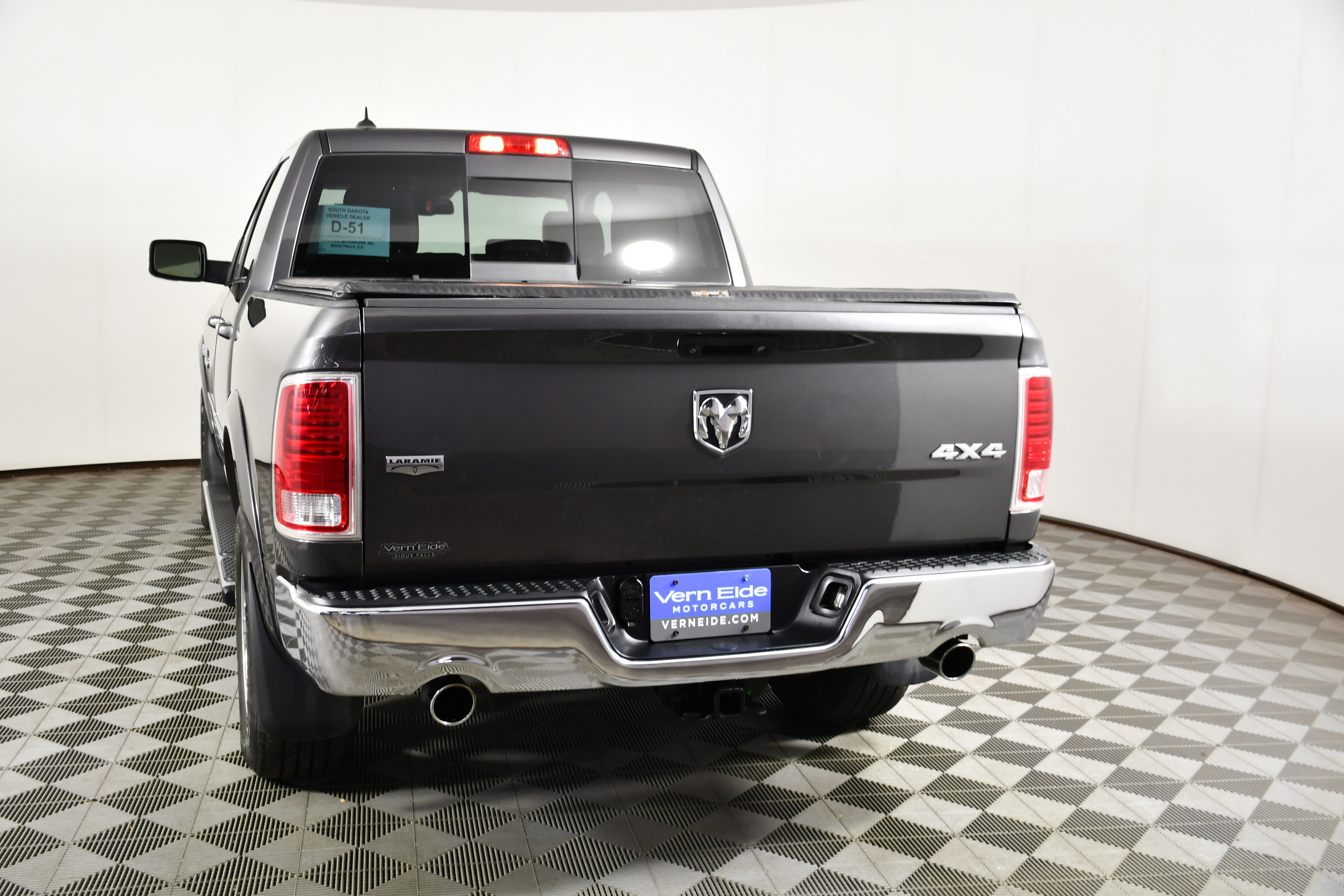 Used 2018 RAM 1500 Laramie AWD/4WD image 7