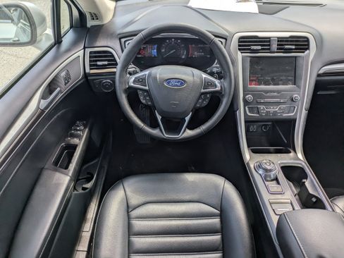 Used 2019 Ford Fusion SEL FWD image 14