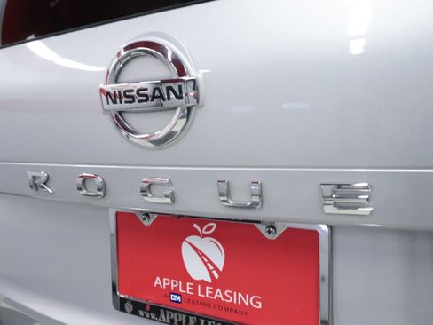 Used 2021 Nissan Rogue SL w/ Premium Package image 33