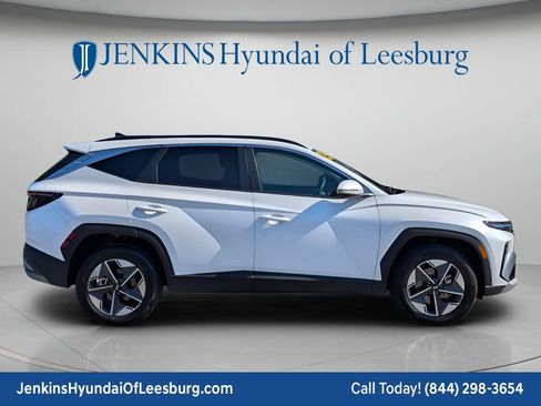 Certified 2025 Hyundai Tucson SEL AWD/4WD image 2