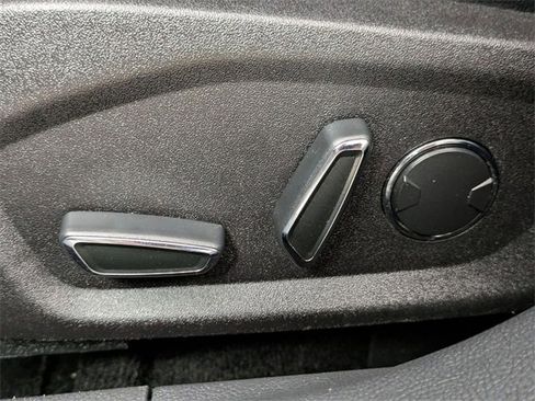 Used 2017 Ford Fusion SE w/ Equipment Group 601A image 14