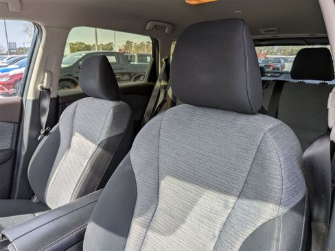 Used 2023 Nissan Rogue SV image 15