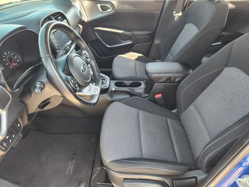 Used 2021 Kia Soul GT-Line FWD image 12