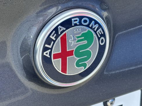 Used 2021 Alfa Romeo Giulia Ti Sport AWD/4WD image 18