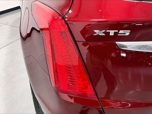 Used 2018 Cadillac XT5 Luxury w/ Driver Awareness Package FWD image 31
