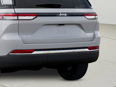New 2025 Jeep Grand Cherokee Limited image 13
