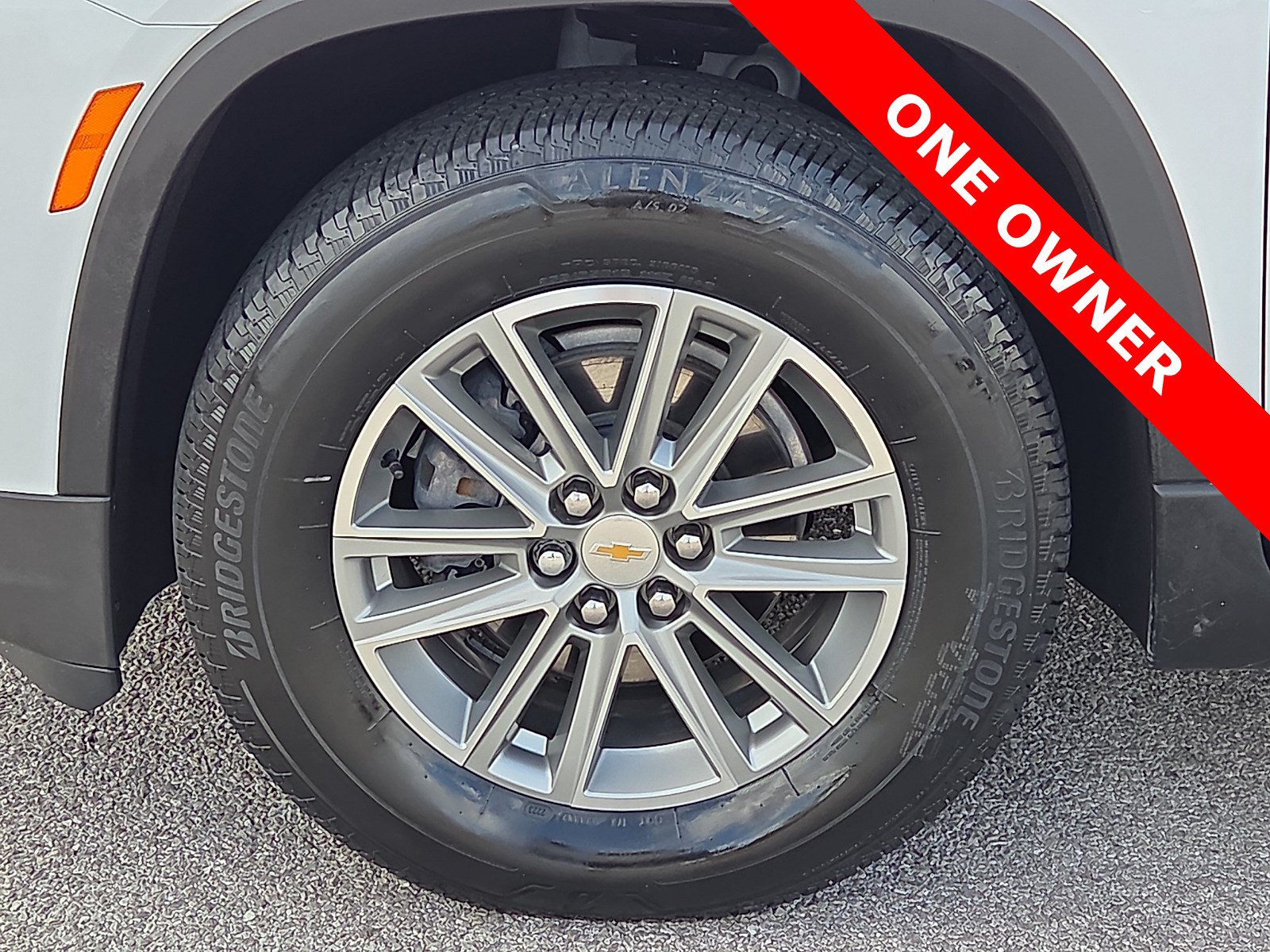 Used 2023 Chevrolet Traverse LT FWD image 7
