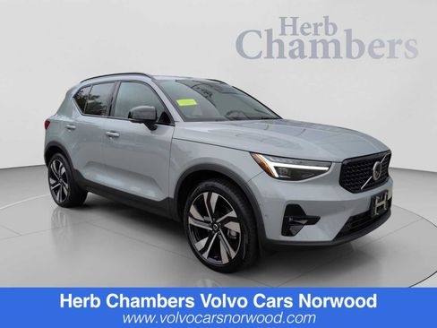 Certified 2024 Volvo XC40 B5 Ultimate w/ Protection Package Premier AWD/4WD image 1