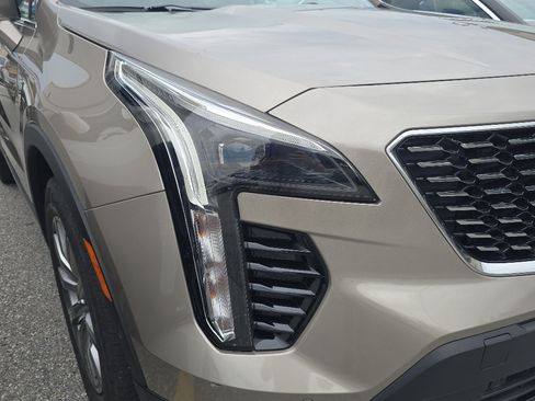 Used 2022 Cadillac XT4 Premium Luxury w/ Enhanced Visibility Package AWD/4WD image 6