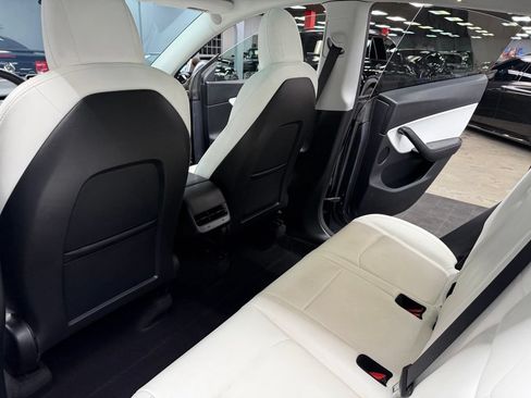 Used 2022 Tesla Model Y Performance AWD/4WD image 37