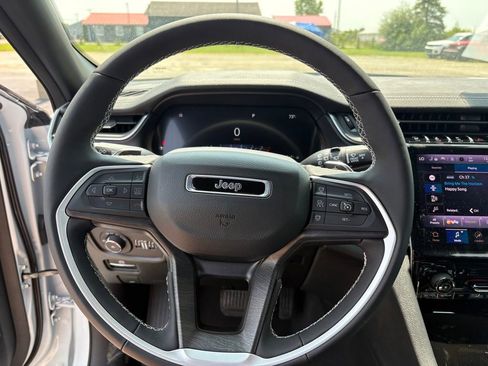 New 2025 Jeep Grand Cherokee L Limited image 21