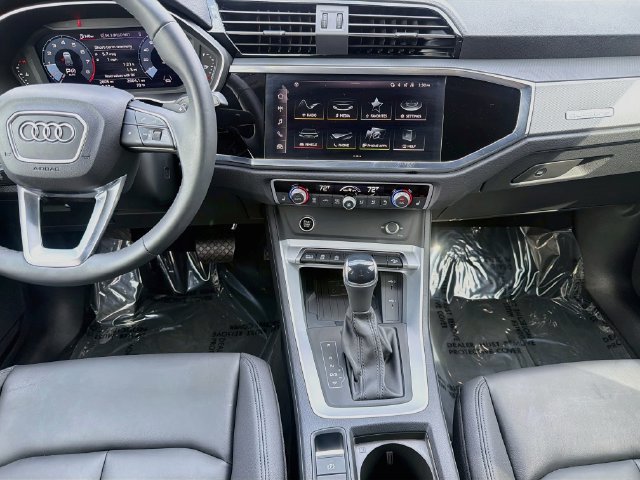 Used 2025 Audi Q3 2.0T Premium w/ Convenience Plus Package AWD/4WD image 19