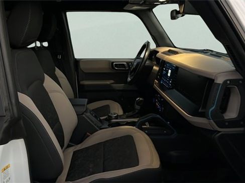 Used 2022 Ford Bronco Wildtrak image 29