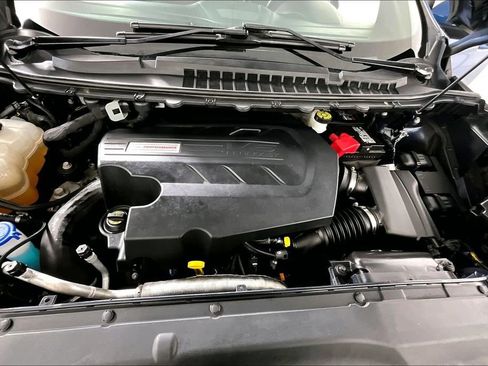 Used 2020 Ford Edge ST image 9