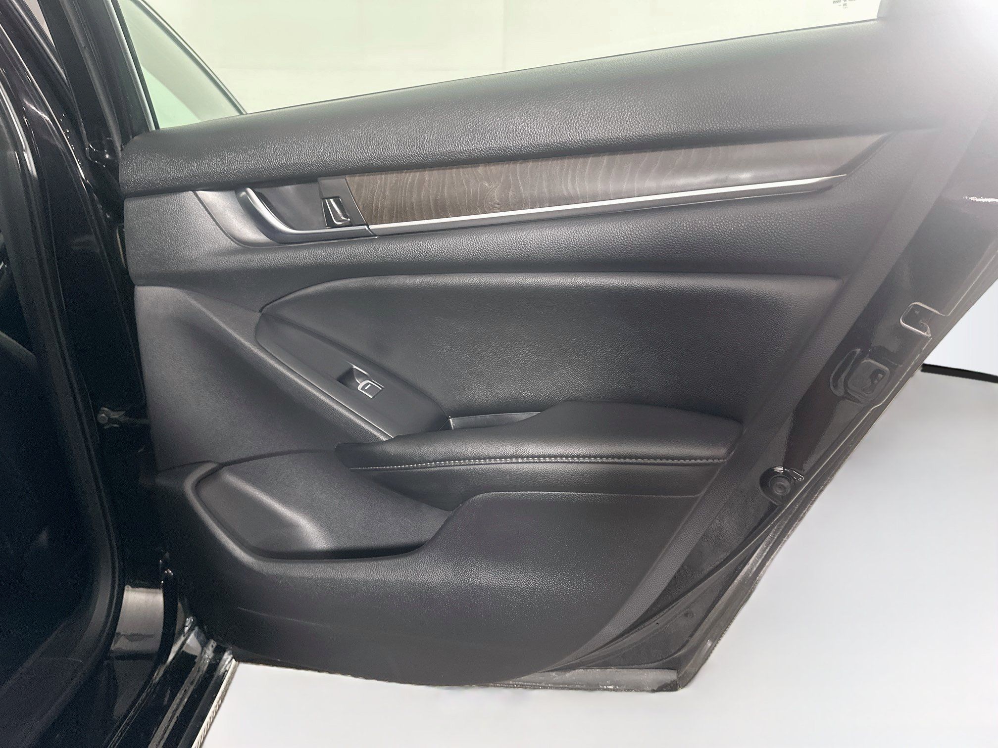 Used 2021 Honda Accord EX-L image 29