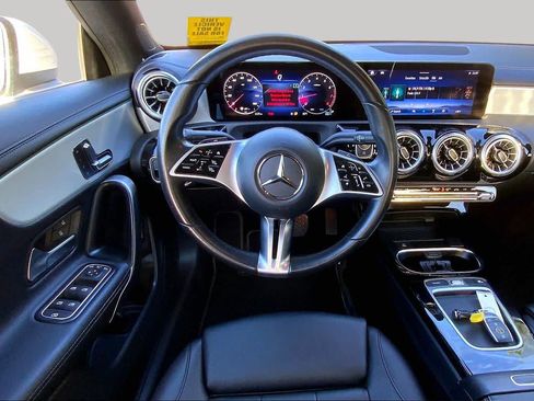 Used 2025 Mercedes-Benz CLA 250 4MATIC image 6