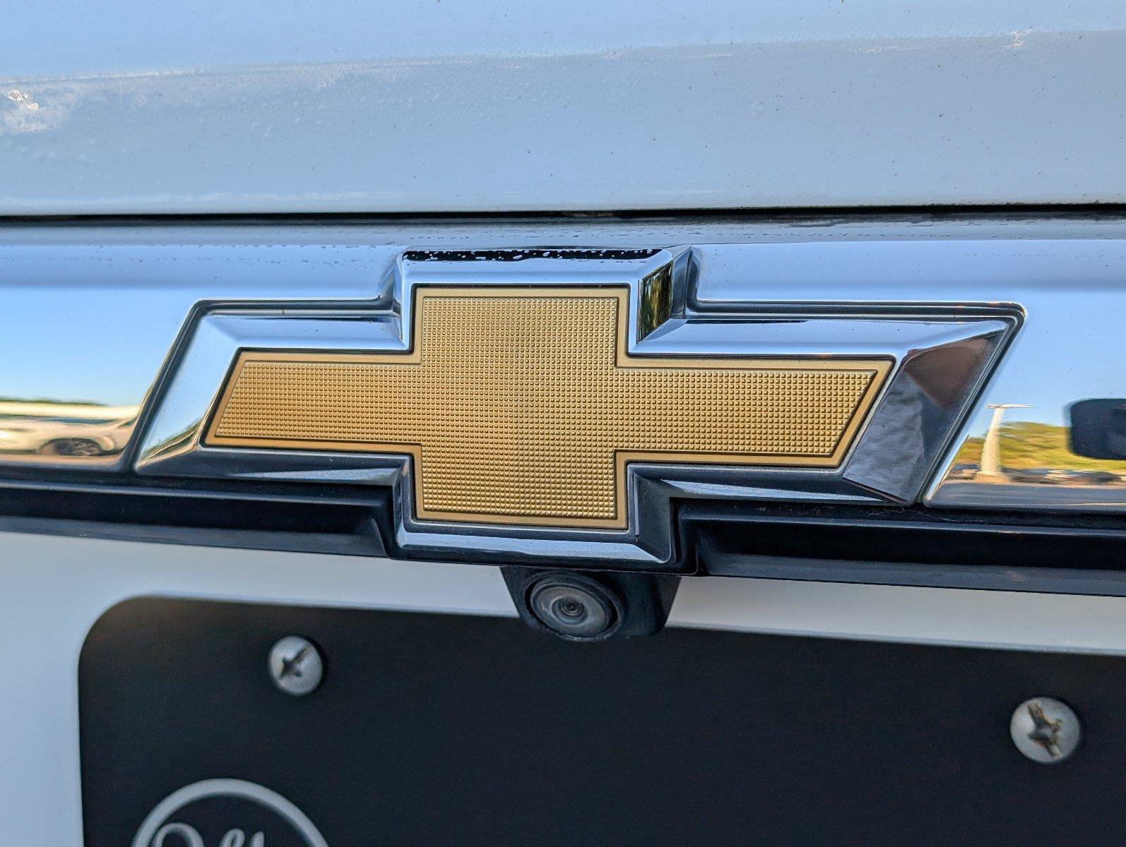 Used 2022 Chevrolet Traverse LS FWD image 6
