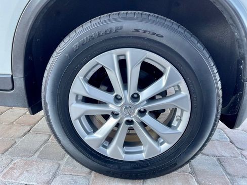 Used 2016 Nissan Rogue SV w/ SV Premium Package image 24