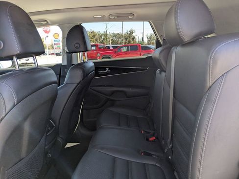 Used 2019 Kia Sorento EX image 14